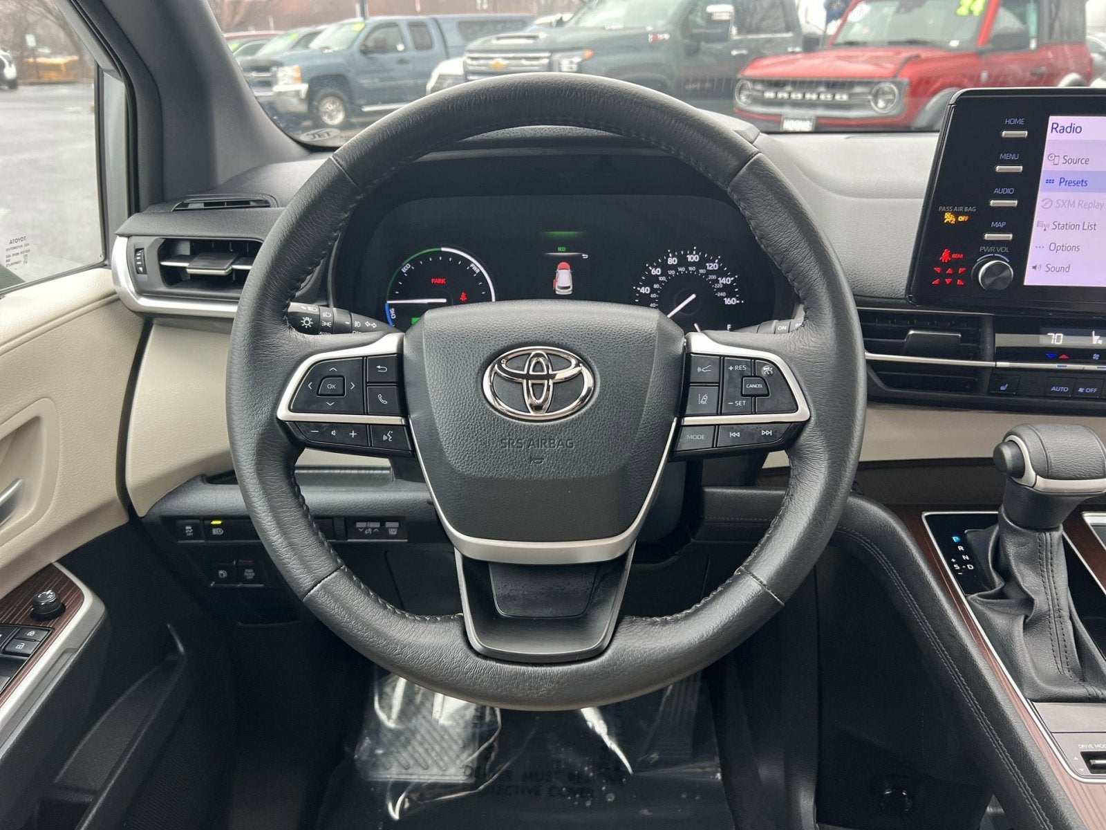 2023 Toyota Sienna XLE