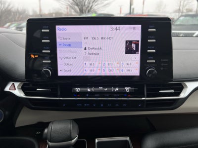 2023 Toyota Sienna XLE