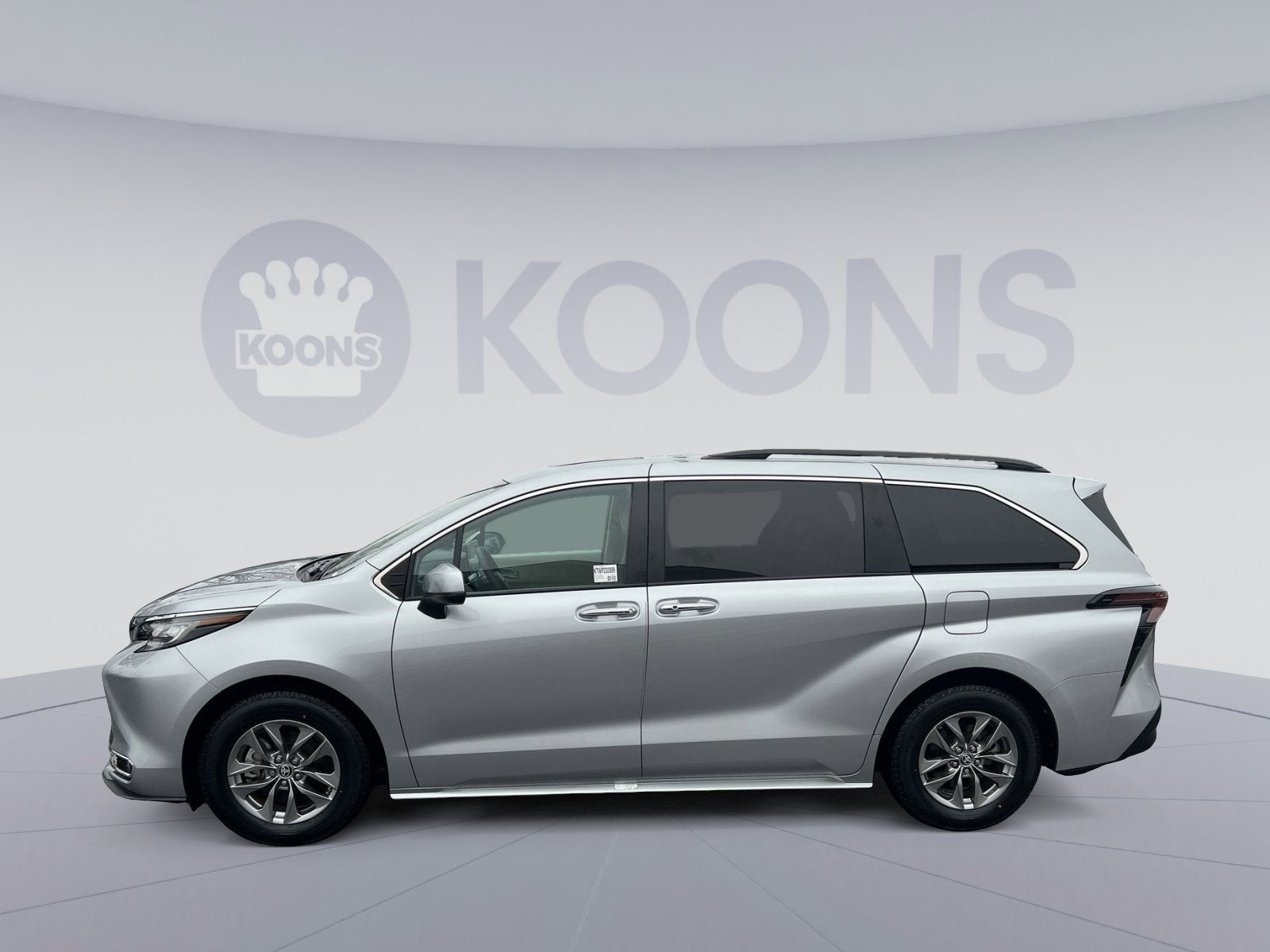 2023 Toyota Sienna XLE