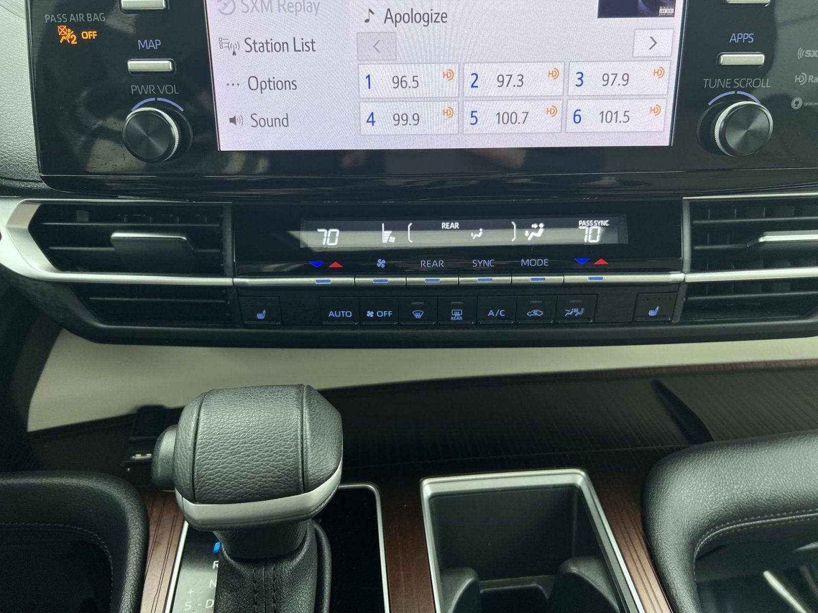 2023 Toyota Sienna XLE