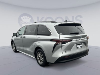 2023 Toyota Sienna XLE