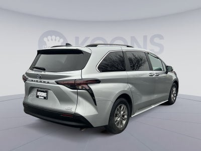2023 Toyota Sienna XLE