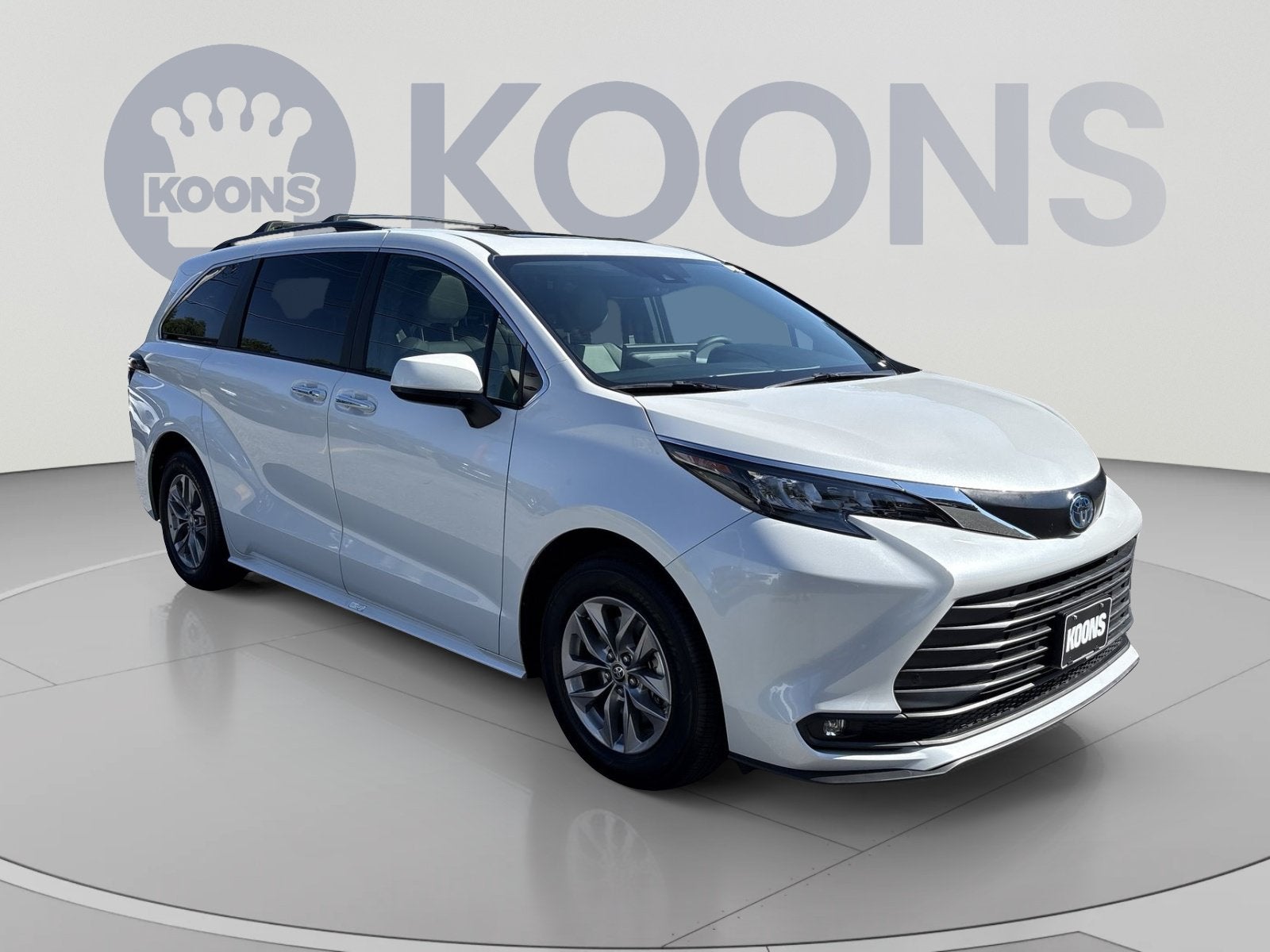 2025 Toyota Sienna XLE