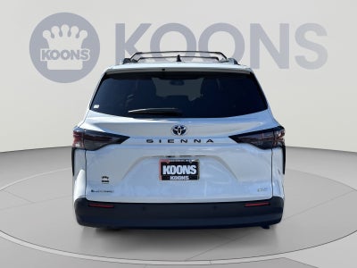 2025 Toyota Sienna XLE