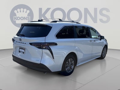 2025 Toyota Sienna XLE