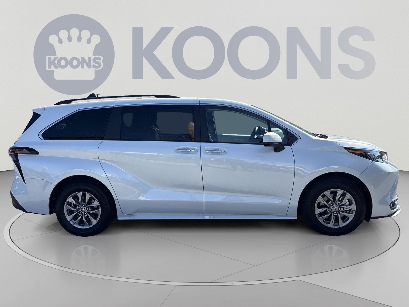 2025 Toyota Sienna XLE
