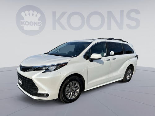 2025 Toyota Sienna XLE