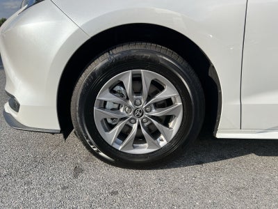 2025 Toyota Sienna XLE