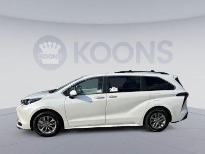 2025 Toyota Sienna XLE