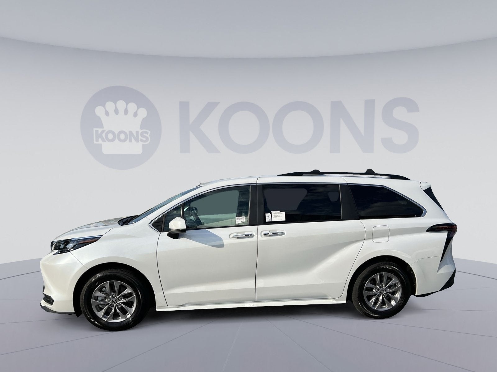 2025 Toyota Sienna XLE