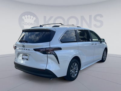 2025 Toyota Sienna XLE