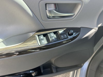 2020 Toyota Sienna XLE