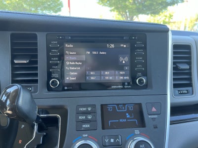 2020 Toyota Sienna XLE