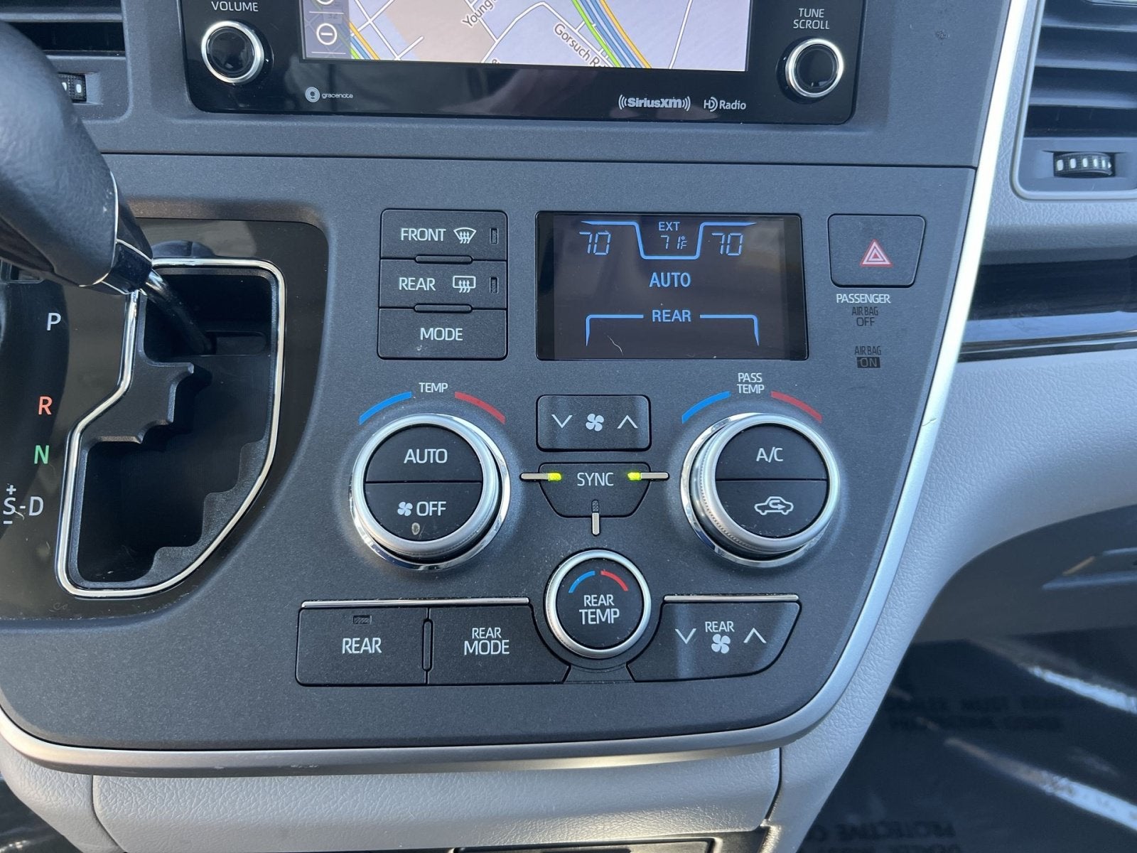 2020 Toyota Sienna XLE