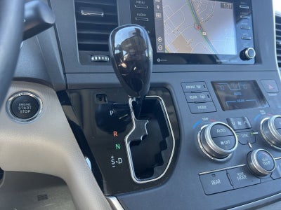 2020 Toyota Sienna XLE