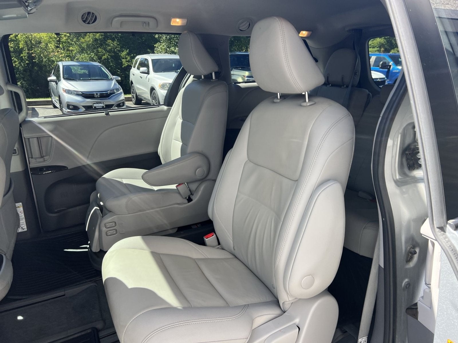 2020 Toyota Sienna XLE