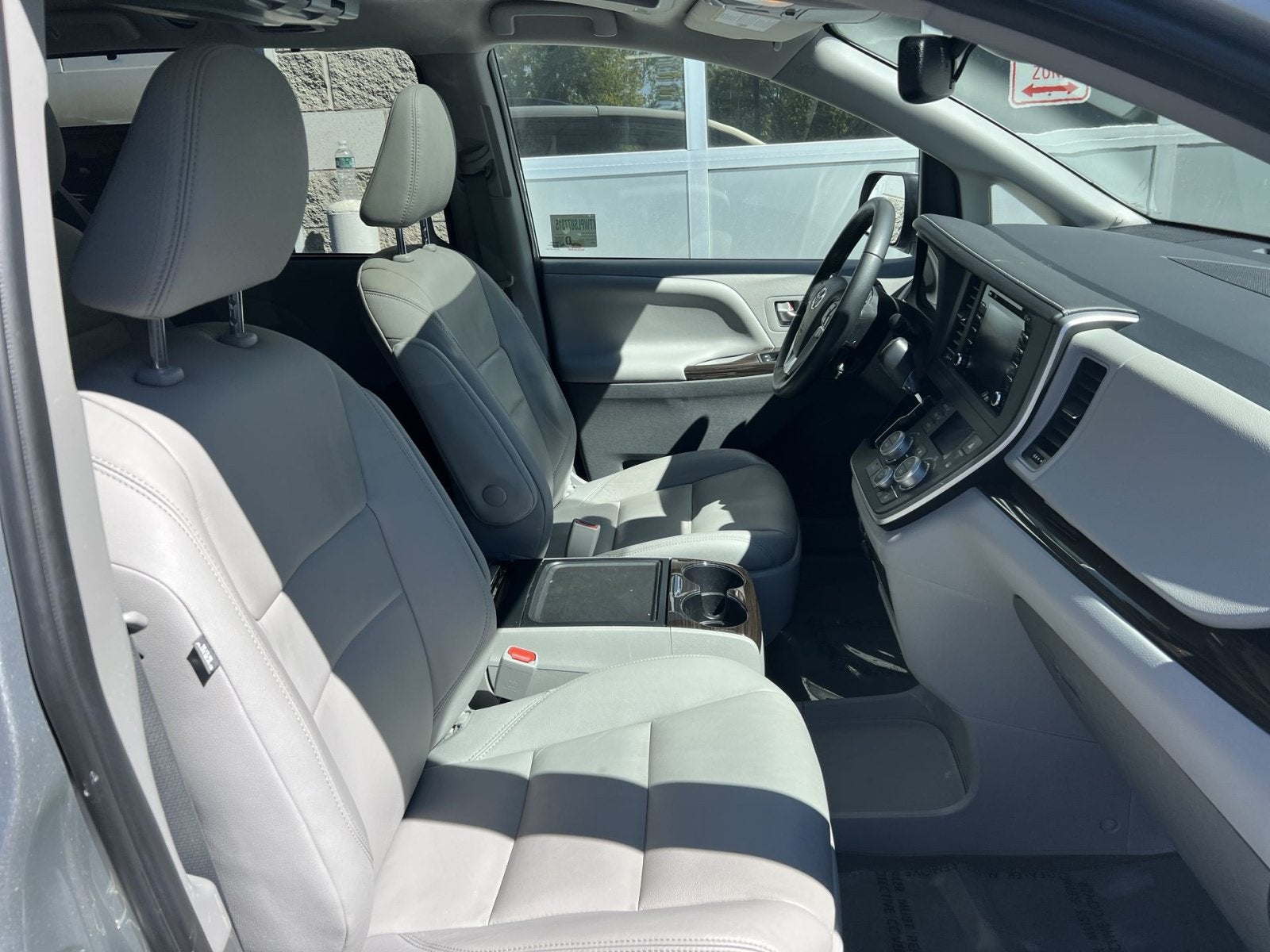 2020 Toyota Sienna XLE