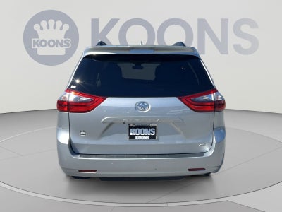 2020 Toyota Sienna XLE