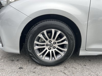 2019 Toyota Sienna XLE