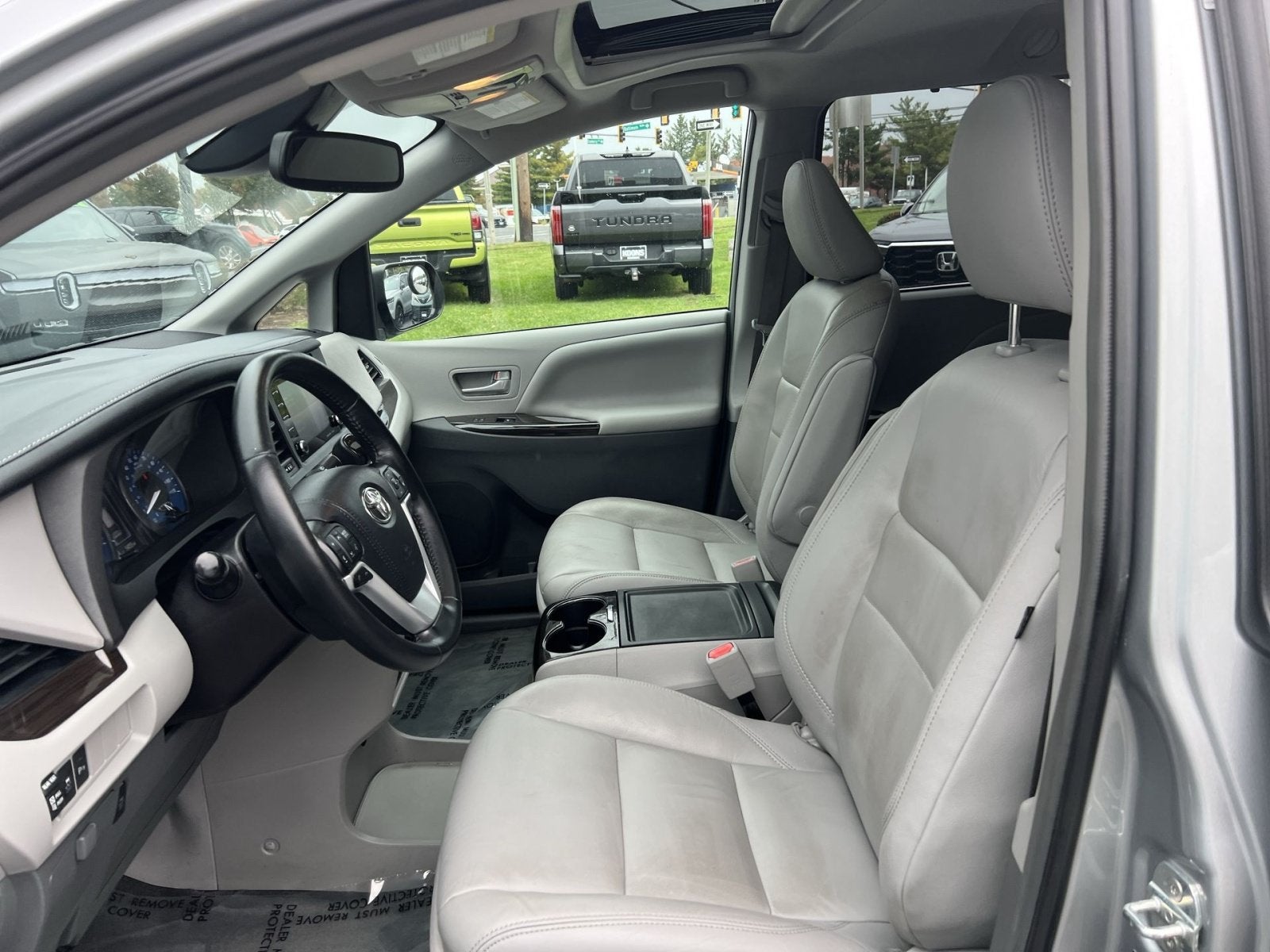 2019 Toyota Sienna XLE