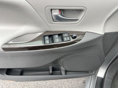 2019 Toyota Sienna XLE