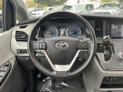 2019 Toyota Sienna XLE