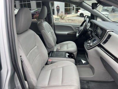 2019 Toyota Sienna XLE
