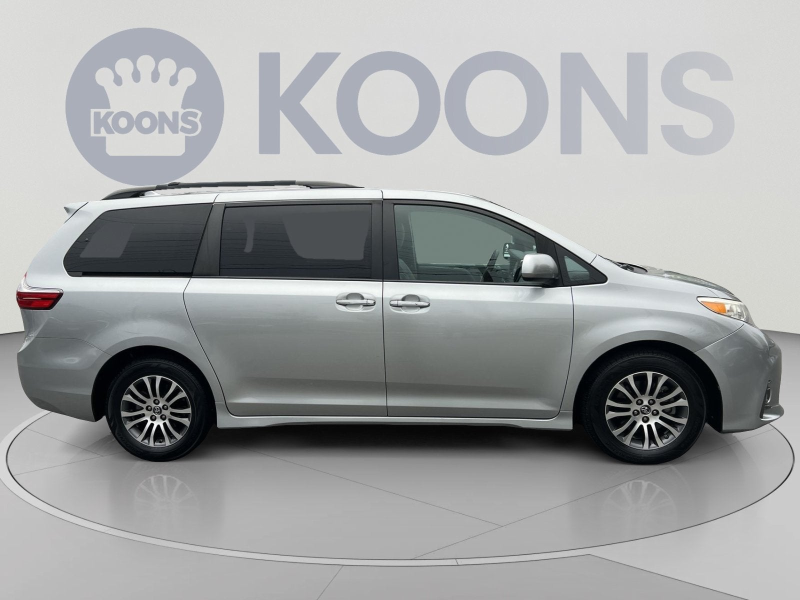 2019 Toyota Sienna XLE
