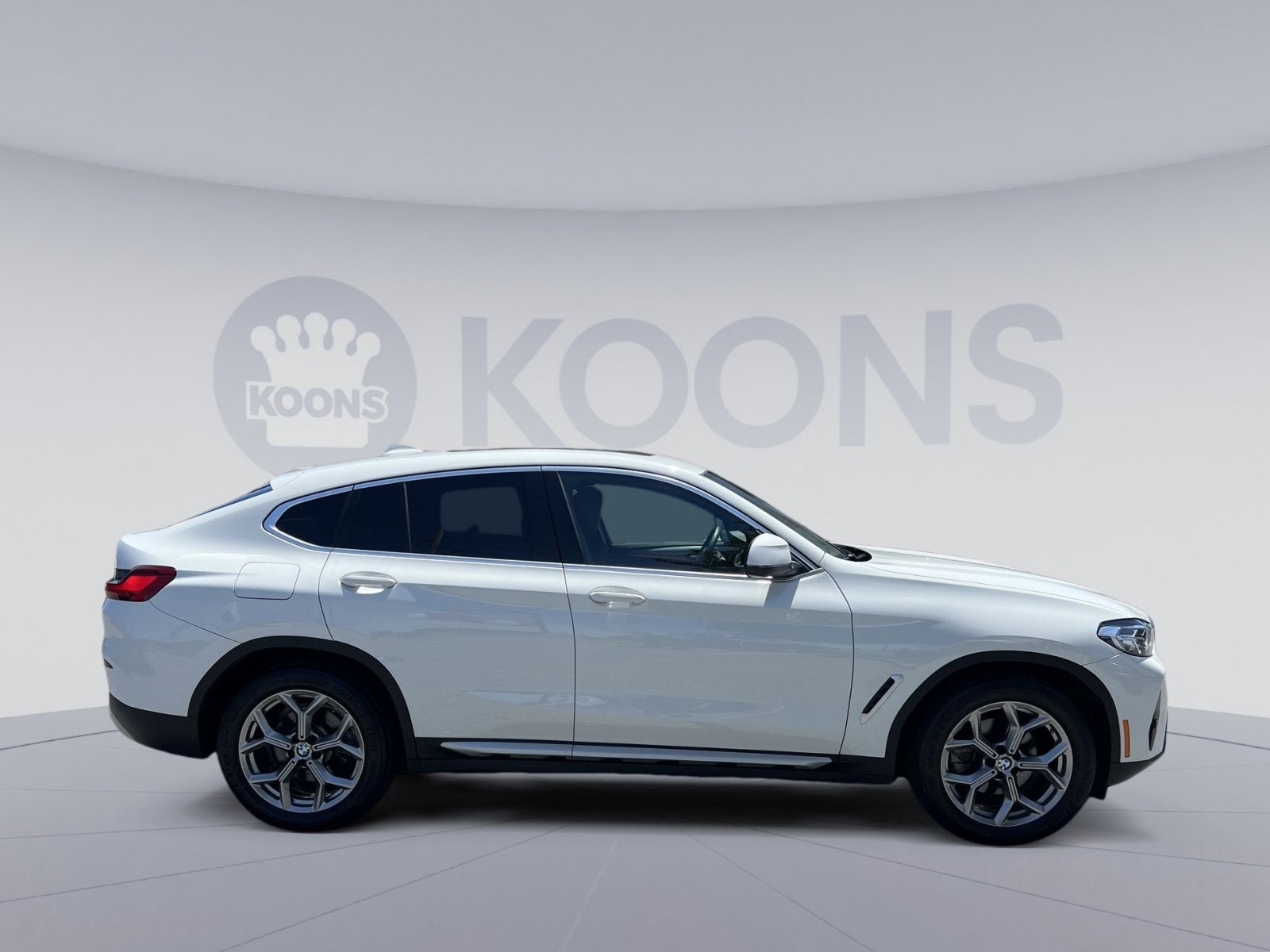 2023 BMW X4 xDrive30i