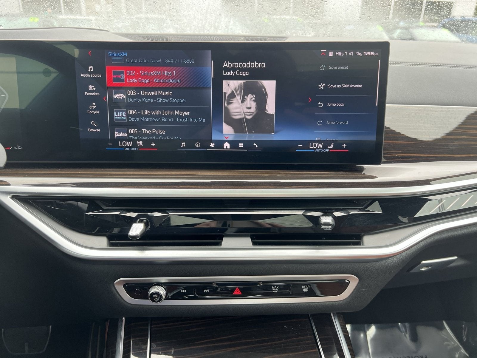 2024 BMW X7 M60i