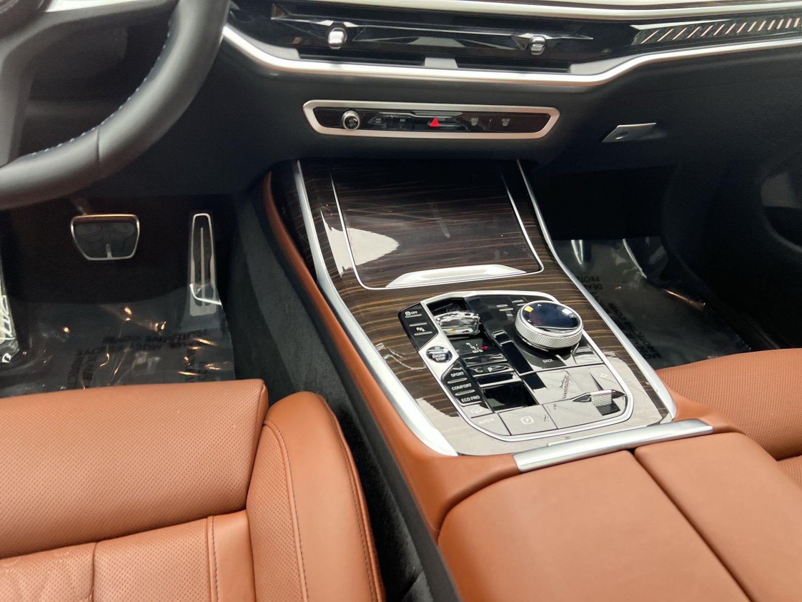 2024 BMW X7 M60i