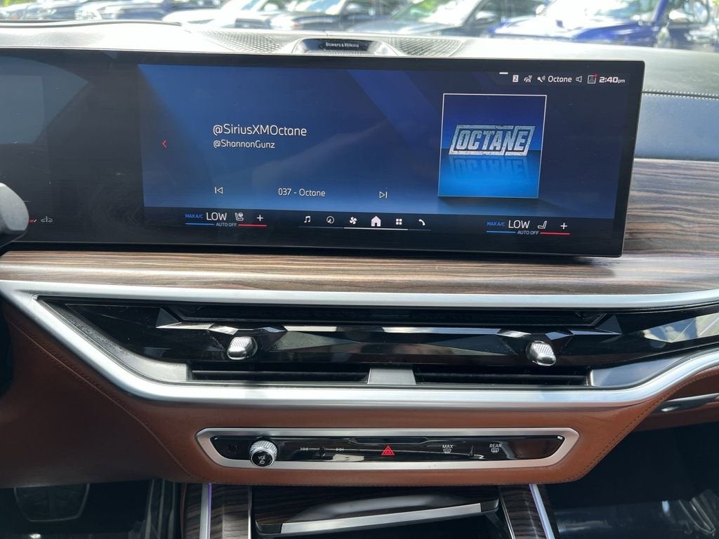 2024 BMW X7 M60i