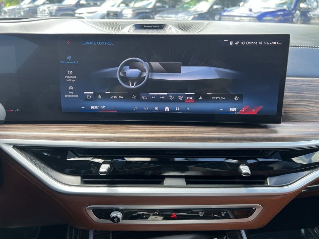 2024 BMW X7 M60i