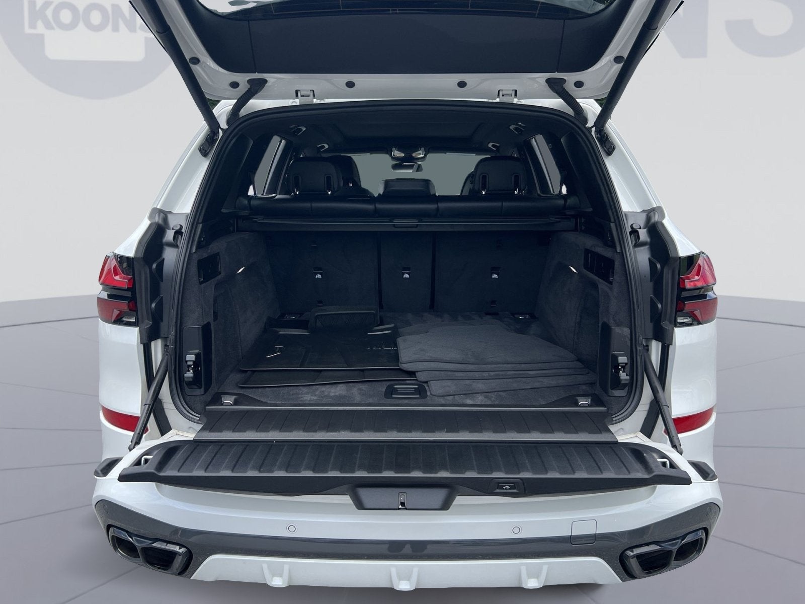 2024 BMW X5 M60i