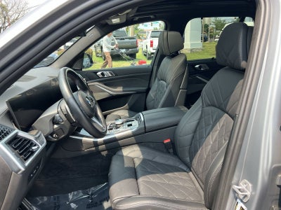2025 BMW X5 M60i