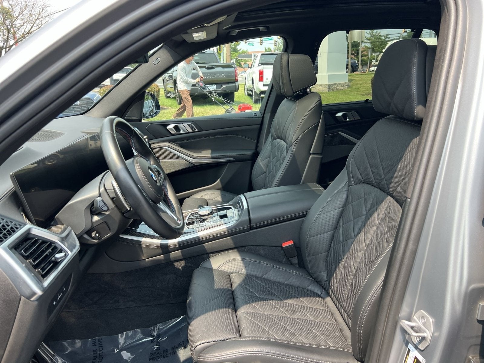 2025 BMW X5 M60i