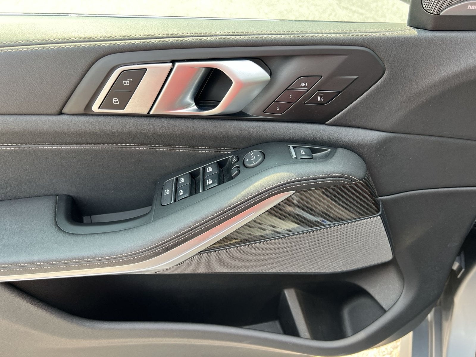 2025 BMW X5 M60i