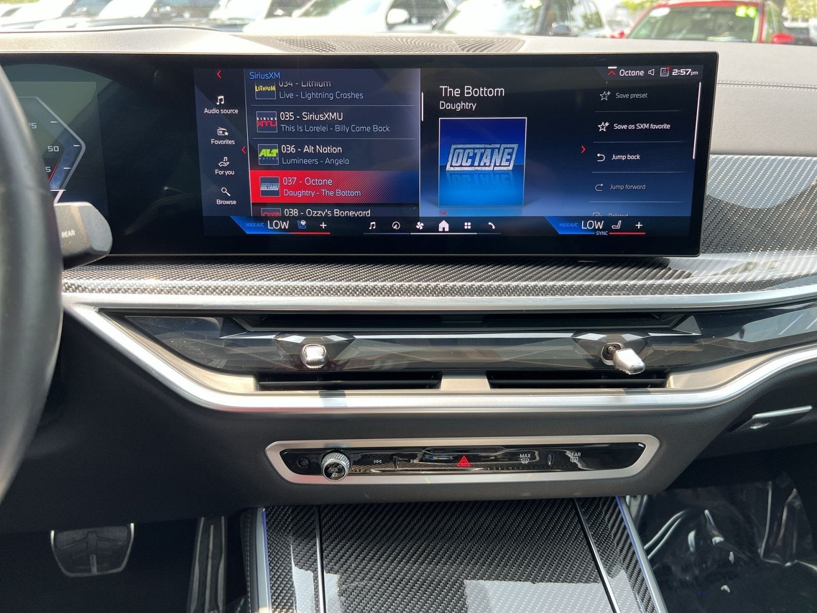 2025 BMW X5 M60i