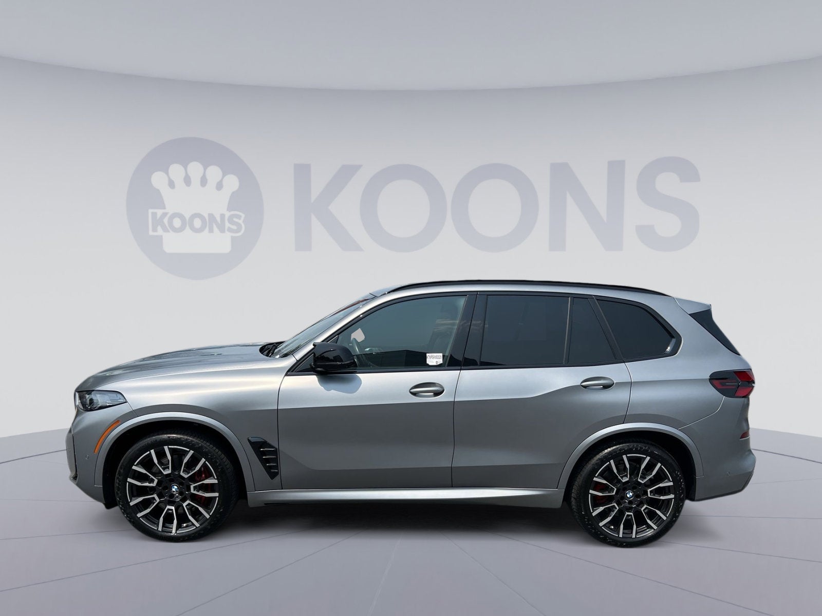 2025 BMW X5 M60i