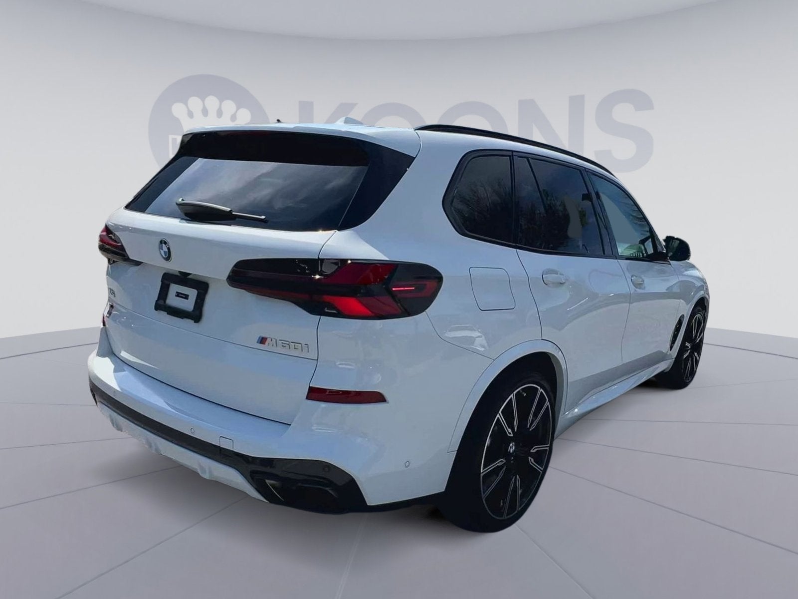 2025 BMW X5 M60i
