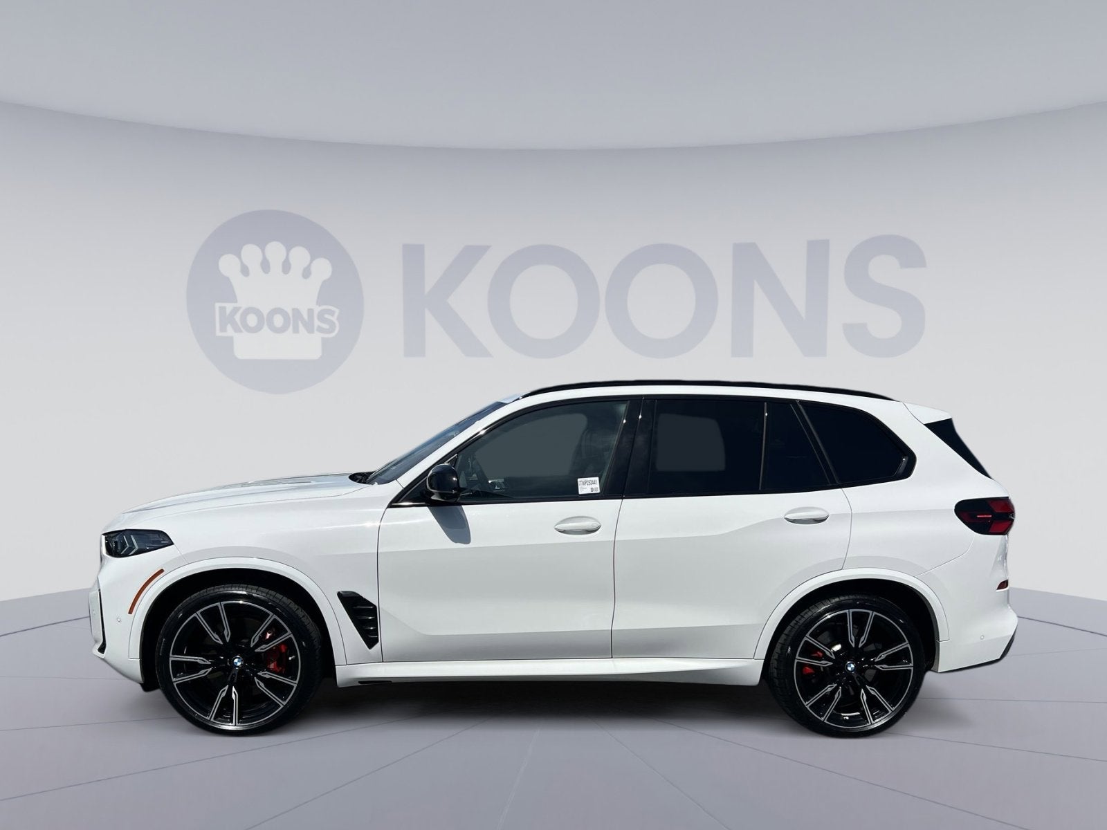 2025 BMW X5 M60i