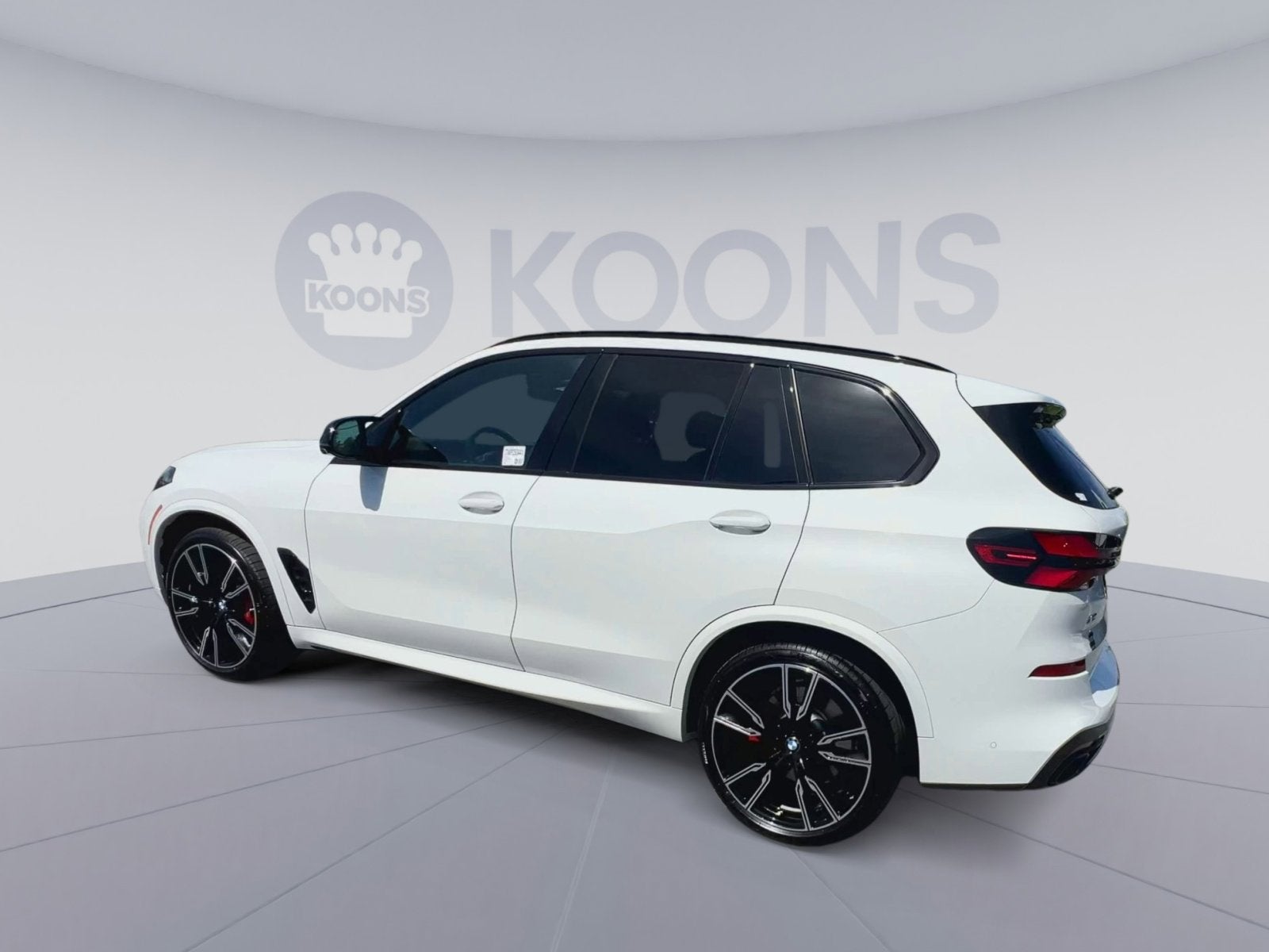 2025 BMW X5 M60i