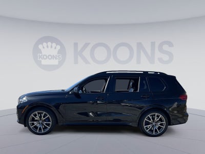 2022 BMW X7 M50i
