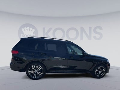 2022 BMW X7 M50i