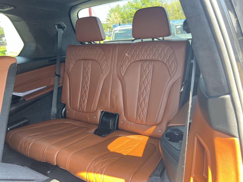 2022 BMW X7 M50i