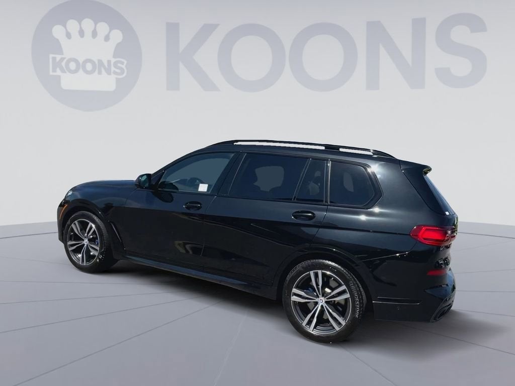 2022 BMW X7 M50i