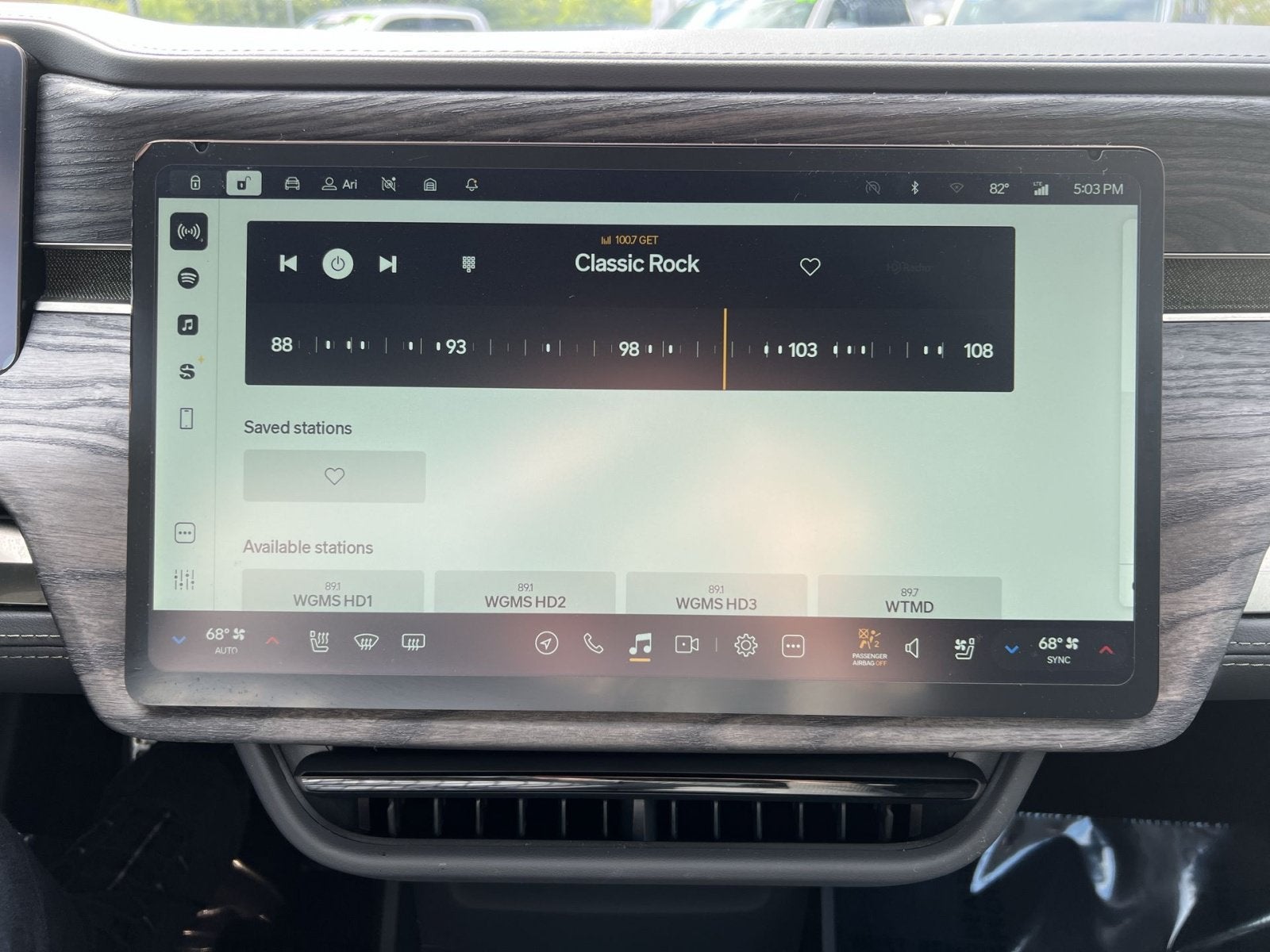 2022 Rivian R1T Adventure
