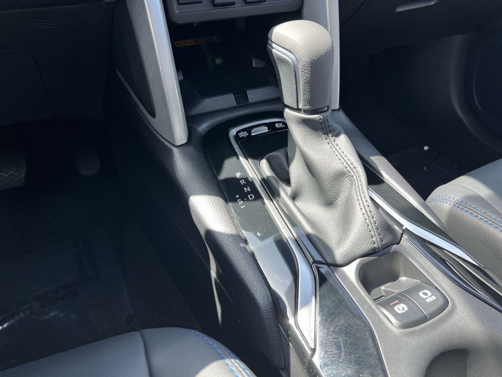 2025 Toyota Corolla Cross Hybrid XSE
