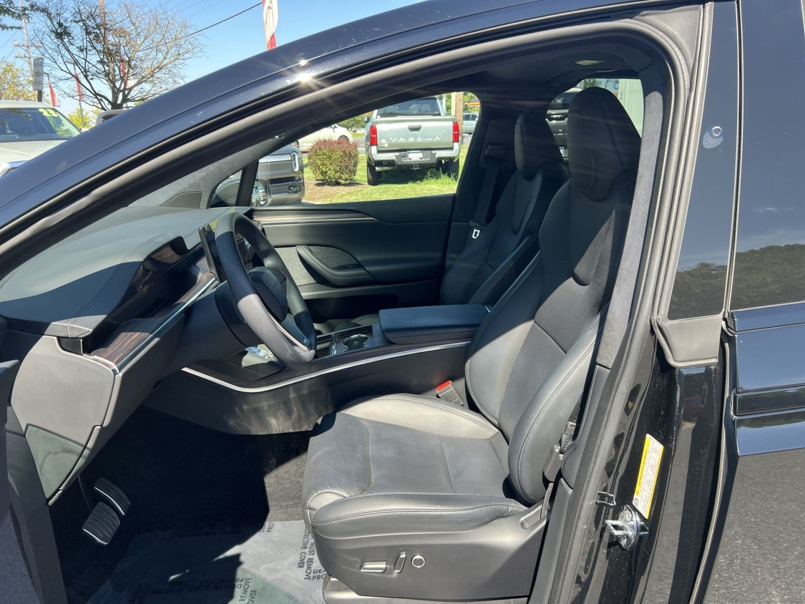 2025 Tesla Model X Base