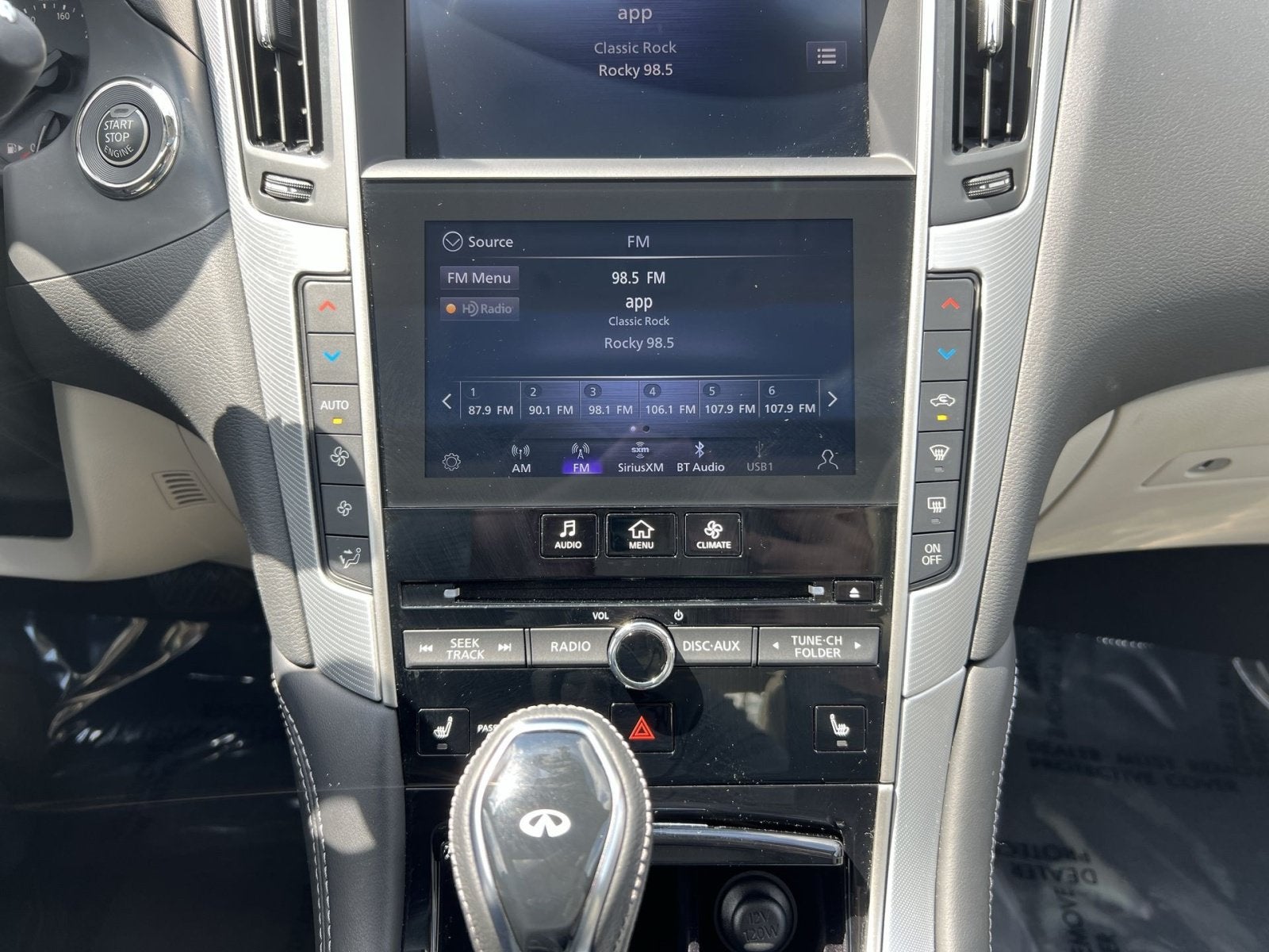 2022 INFINITI Q50 LUXE